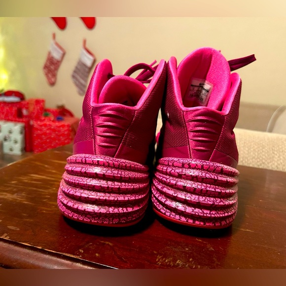 2013 Nike Hyperdunk Raspberry Red - Picture 4 of 6